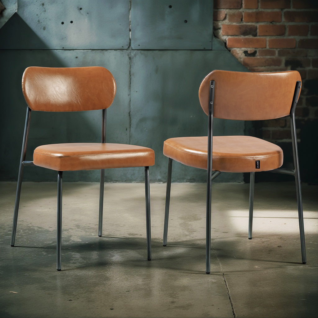 Cadeira Lavínia com Estrutura em Aço e Assento Estofado